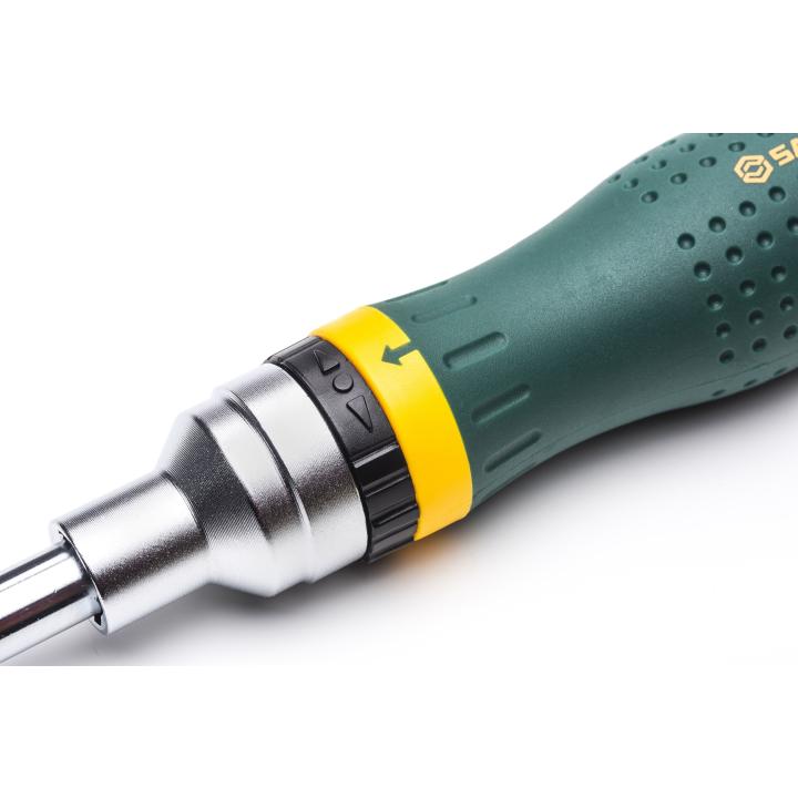Side store ratchet screwdriver
